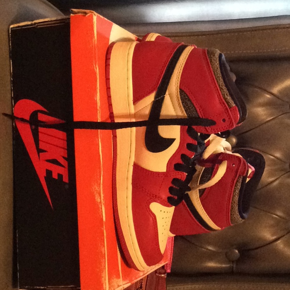 Jordan1 lost and found limited edition brand new